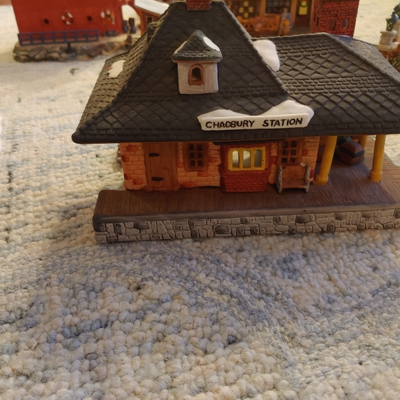 Dickens village 13 houses all for 1 price - Picture 2 of 4